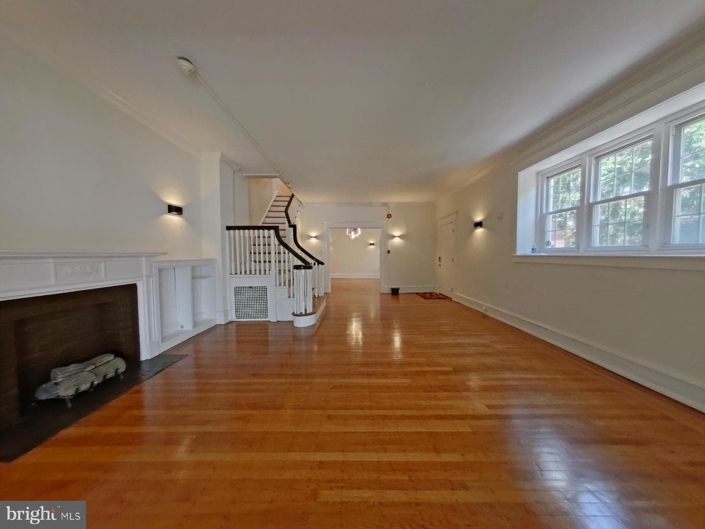 4845 Pulaski Avenue photo 24