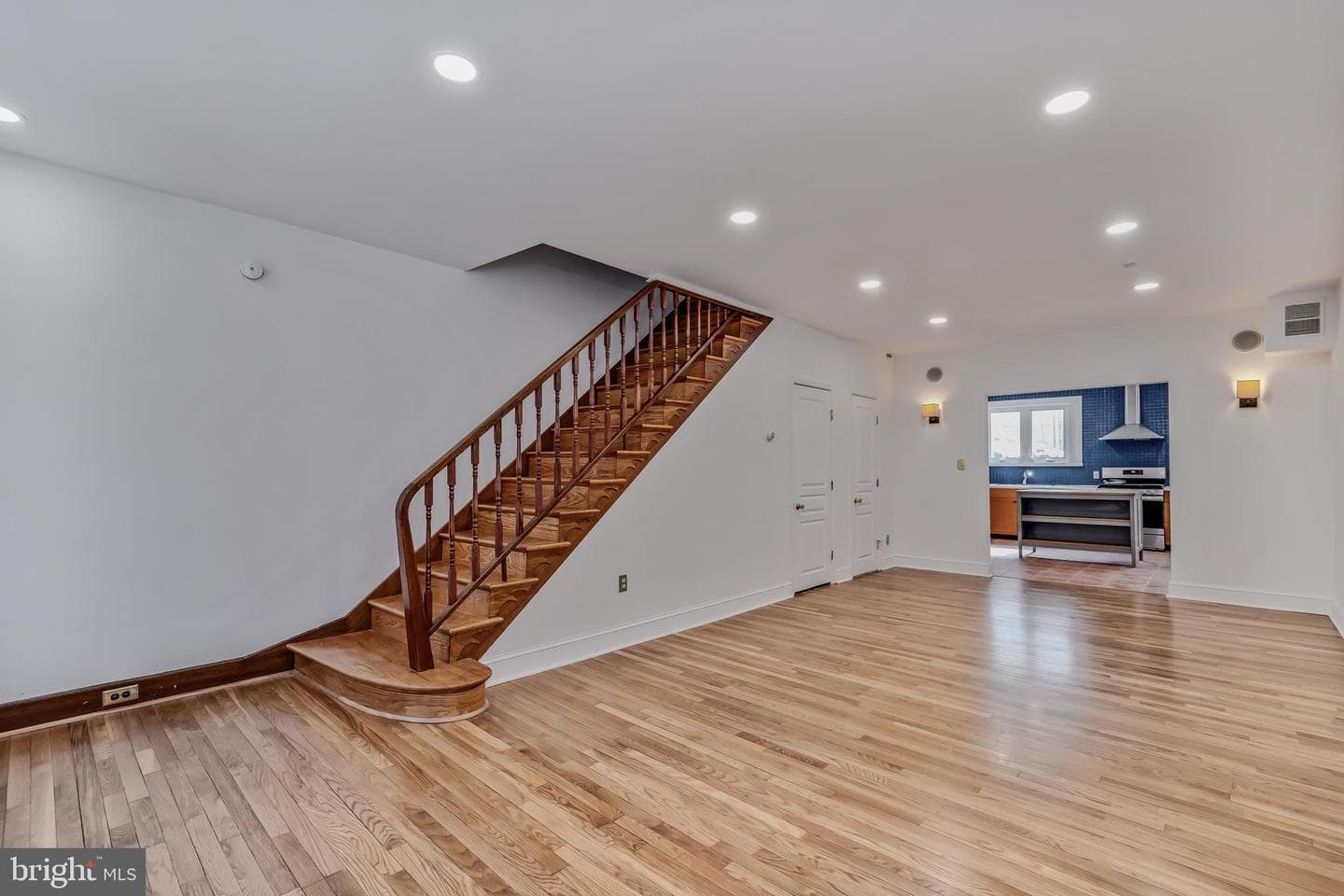 634 Kimball Street photo 4