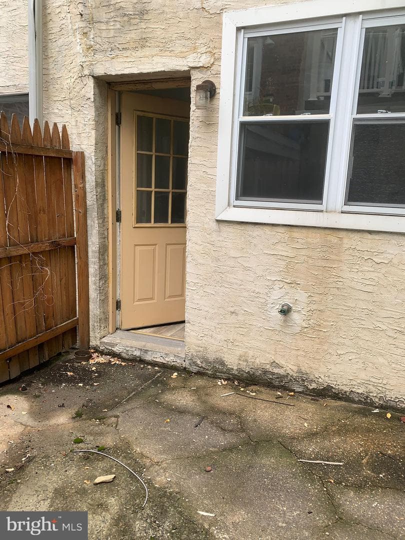 528 Fitzwater Street photo 39