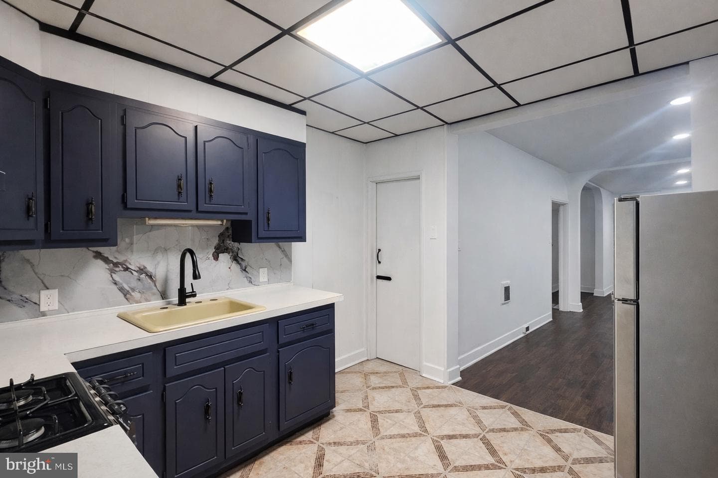 2131 Cross Street photo 4