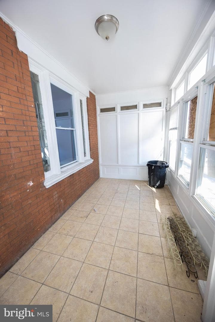 5729 Hadfield Street photo 2