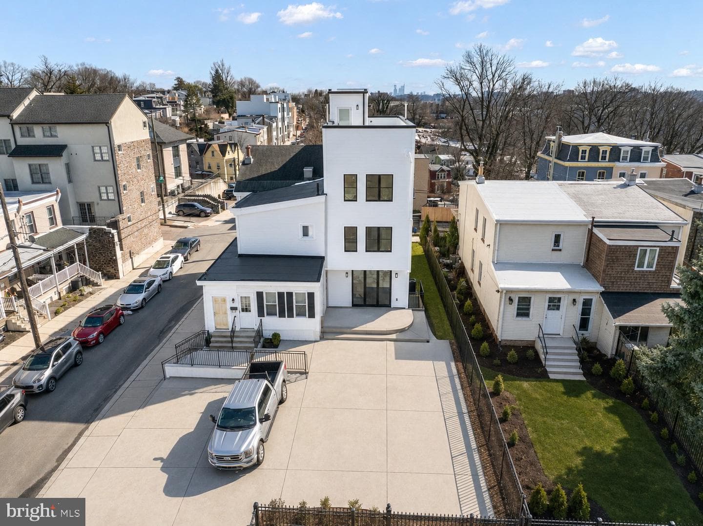 268 Dupont Street photo 34