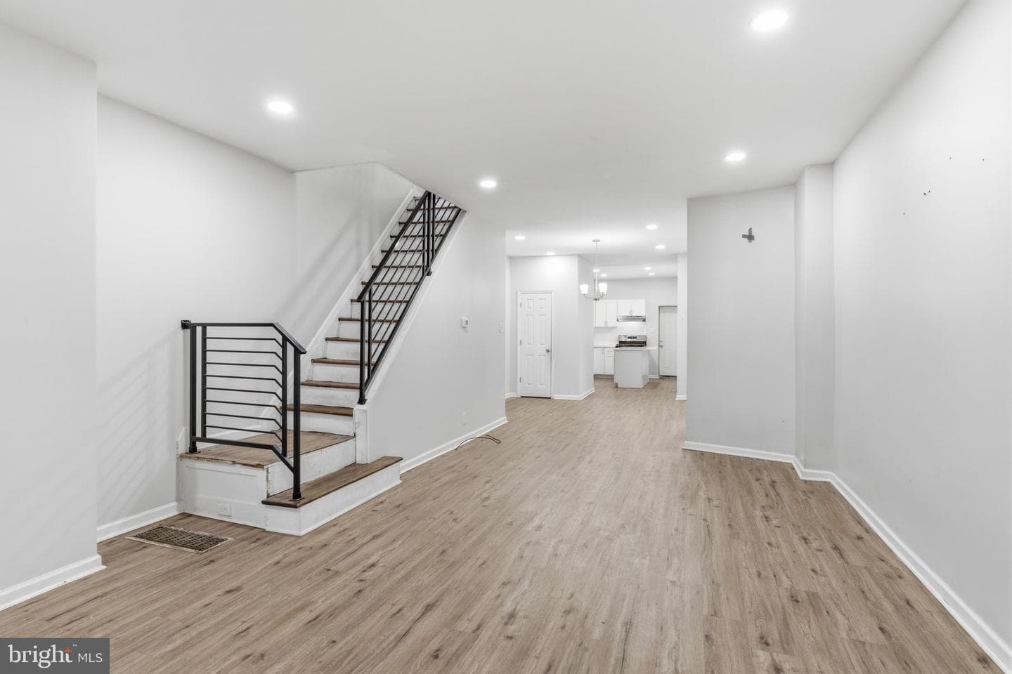 5754 Cedar Avenue photo 4