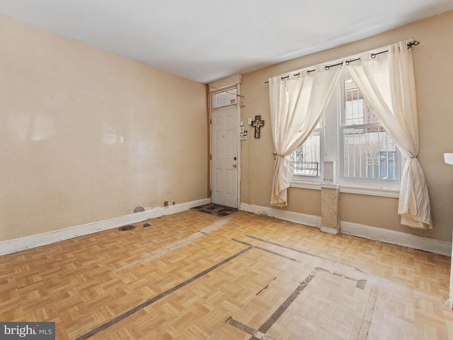 1851 E Ontario Street photo 6