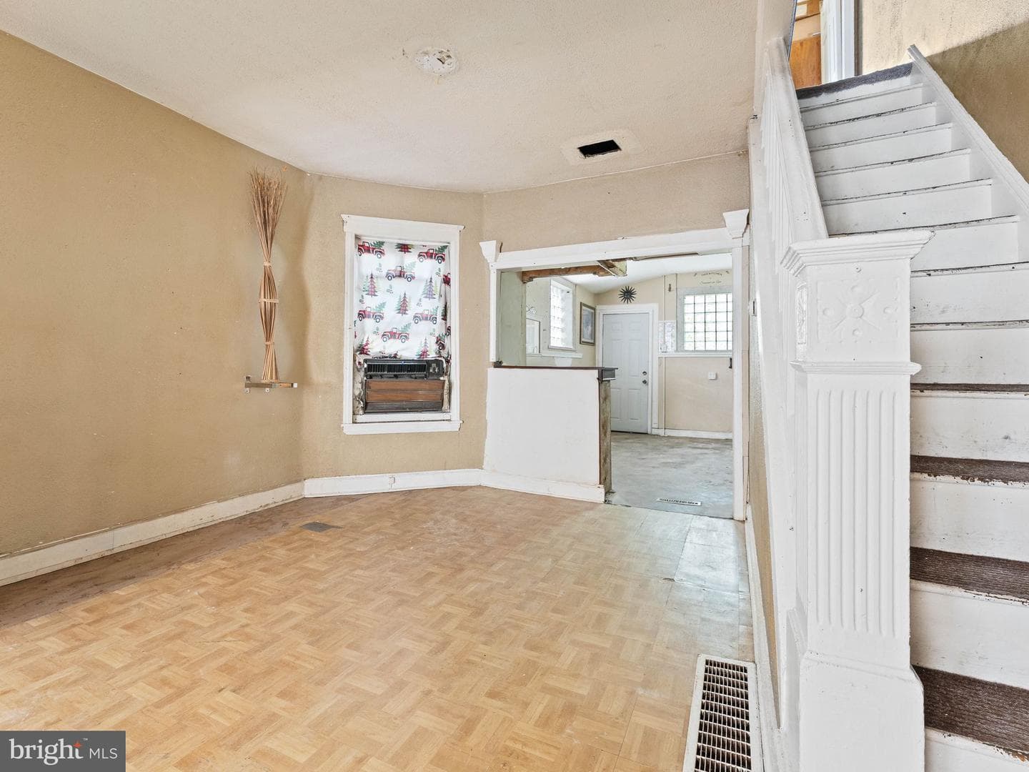 1851 E Ontario Street photo 8