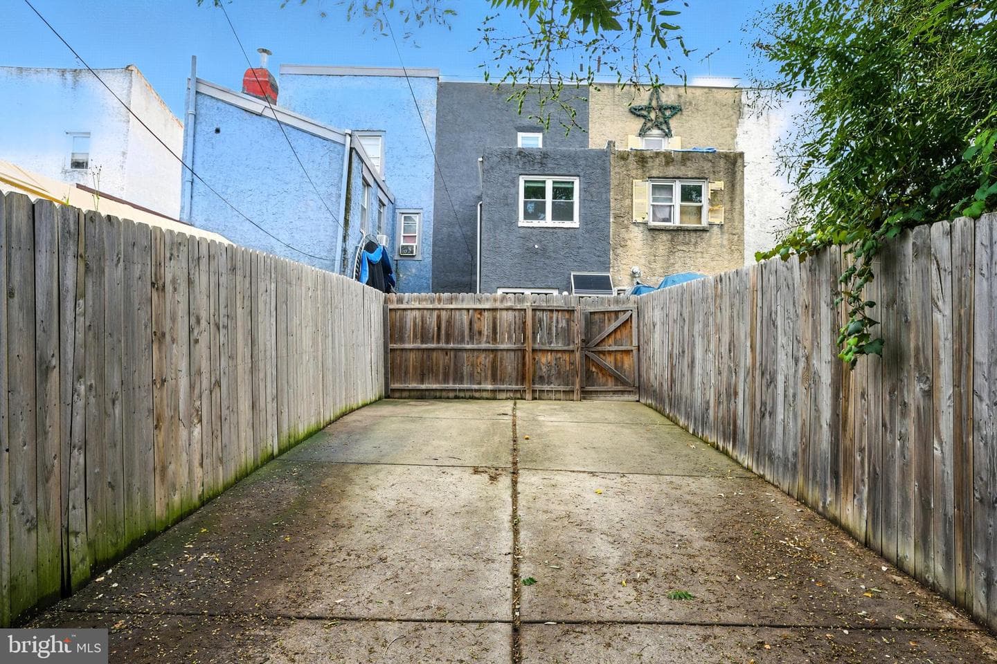 2621 Salmon Street photo 4