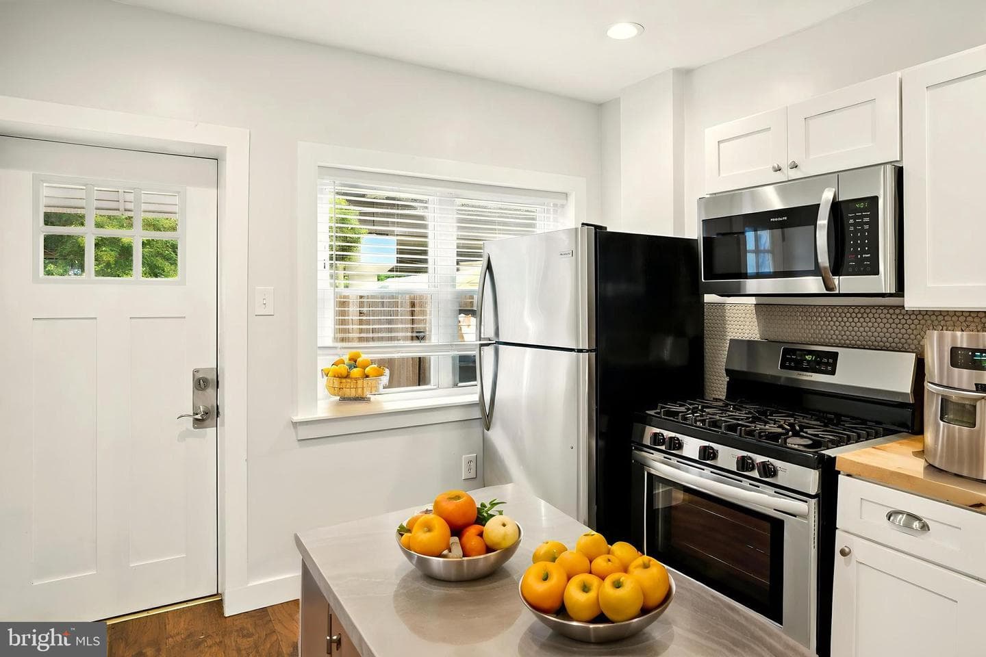 2621 Salmon Street photo 8