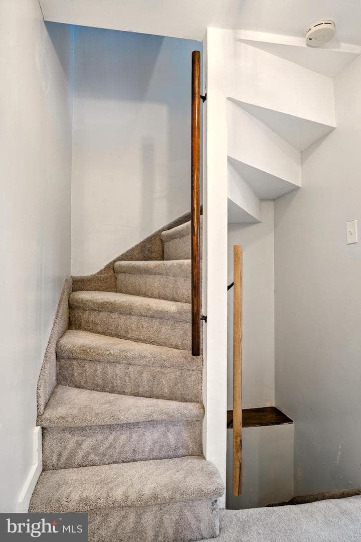 2621 Salmon Street photo 9