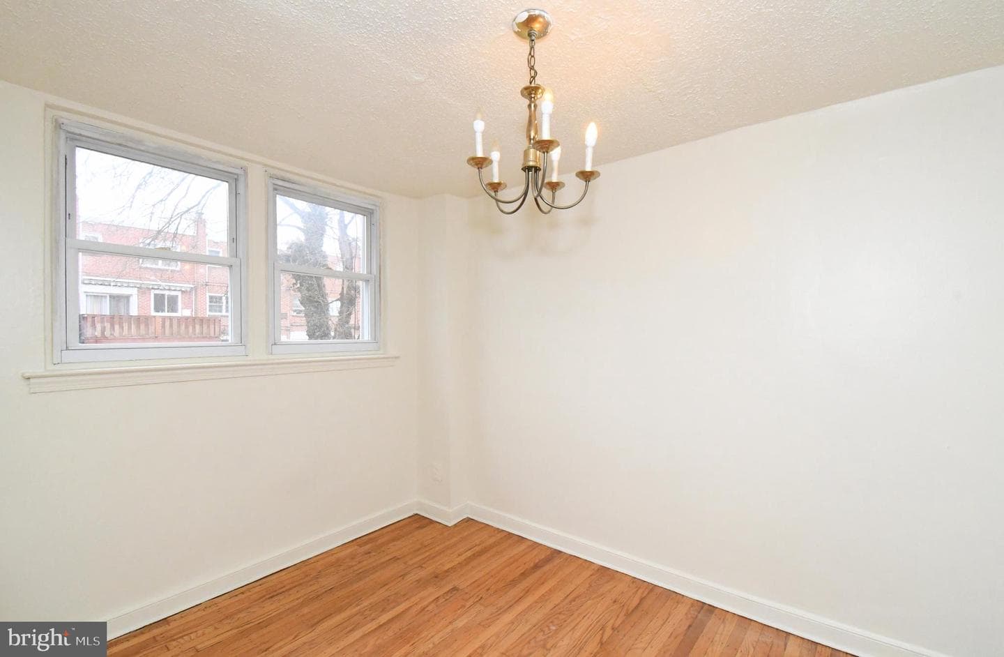 1107 E Sharpnack Street photo 12