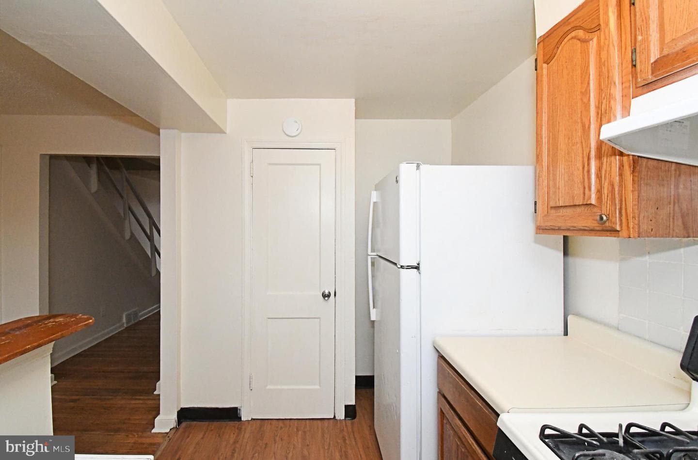 1107 E Sharpnack Street photo 18