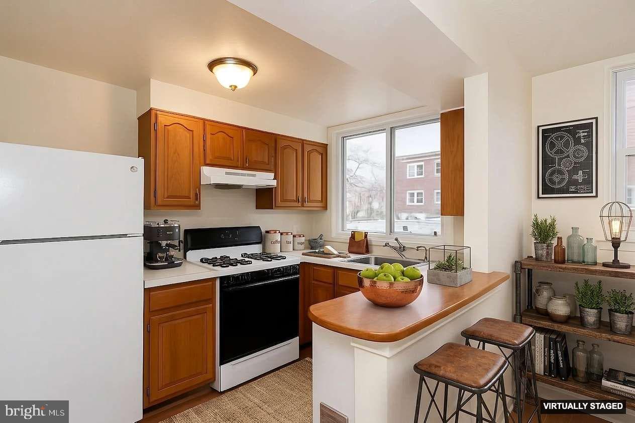 1107 E Sharpnack Street photo 22