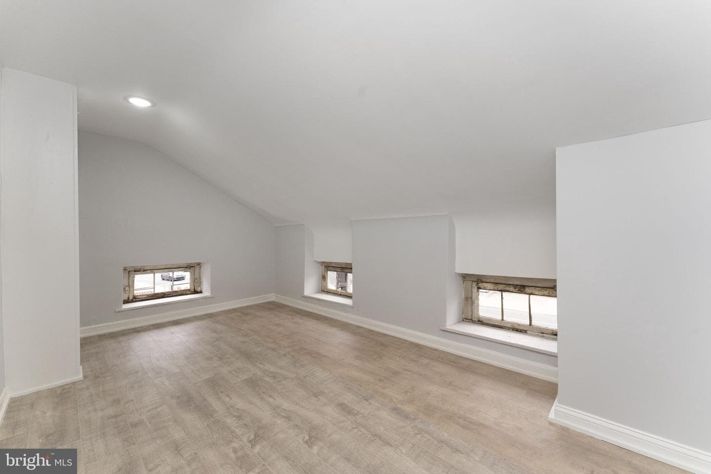 7701 Ridge Avenue photo 12