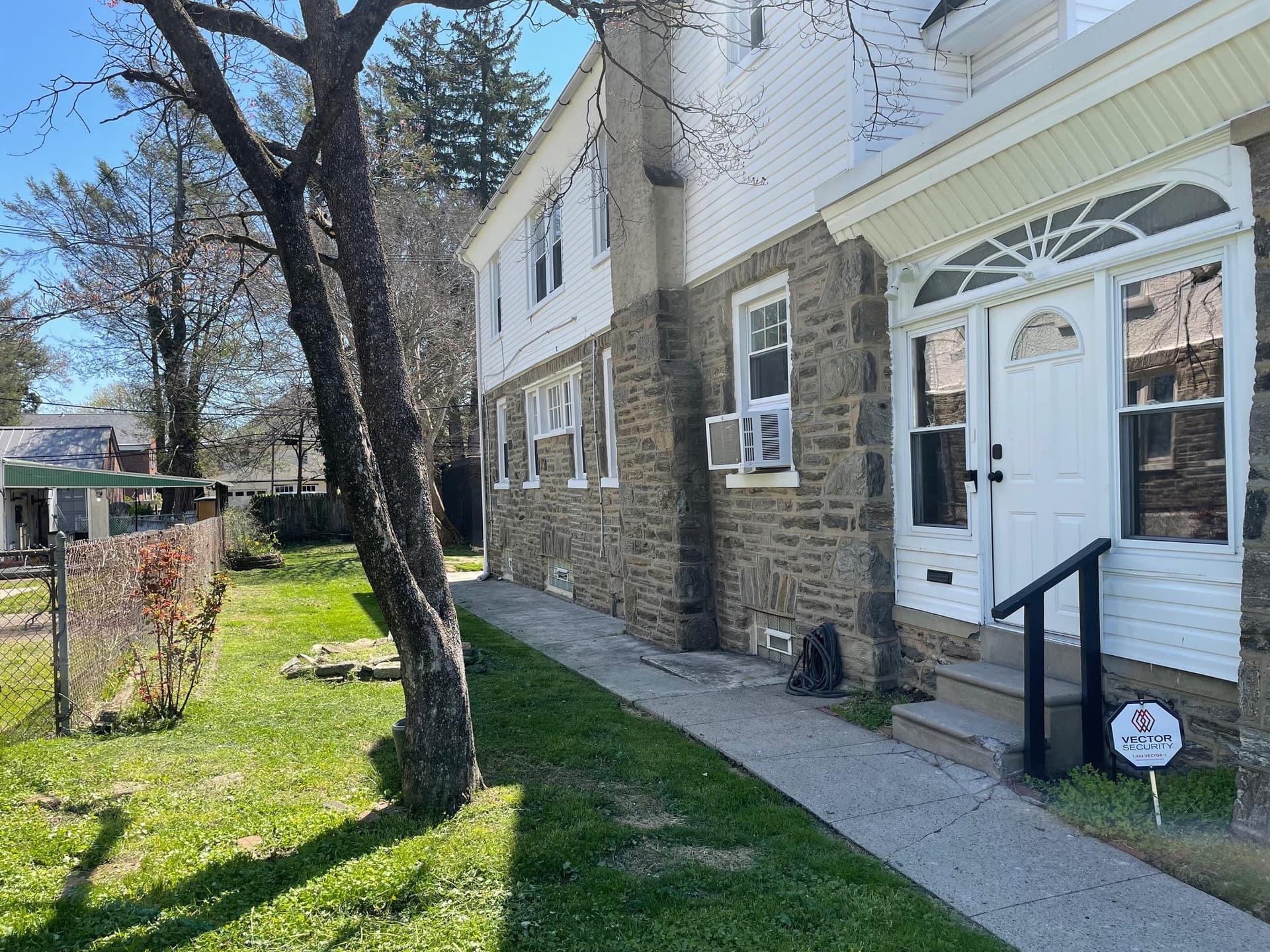 826 E Dorset Street photo 20