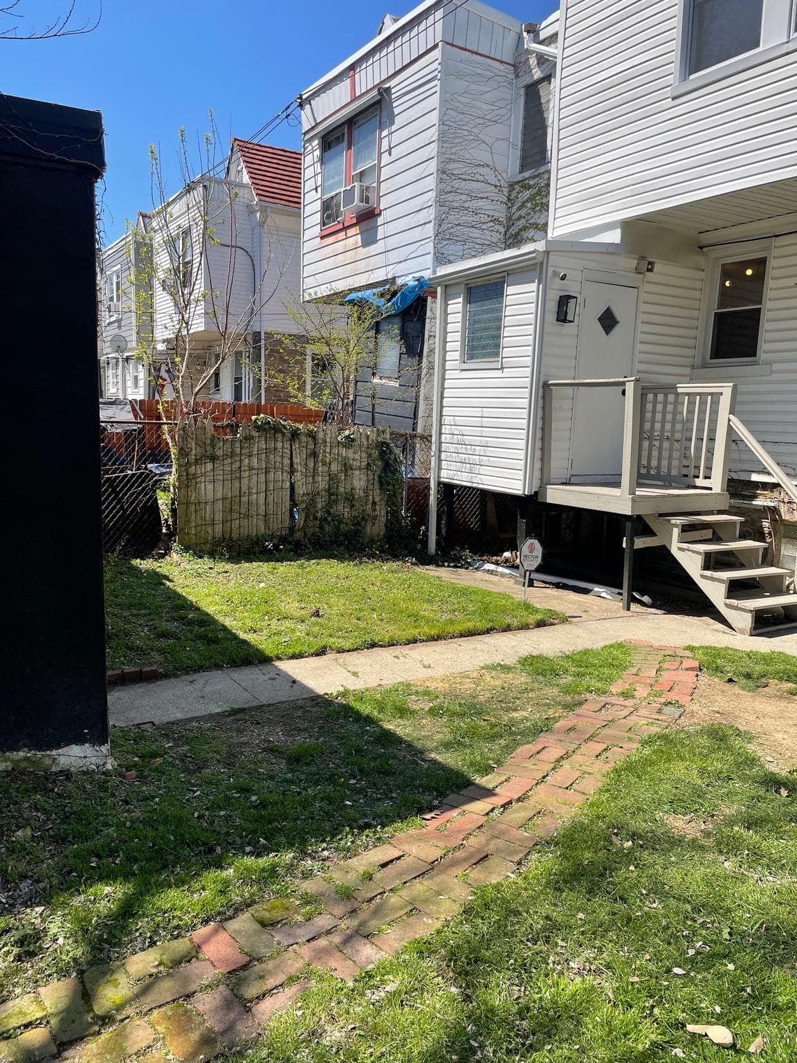 826 E Dorset Street photo 24