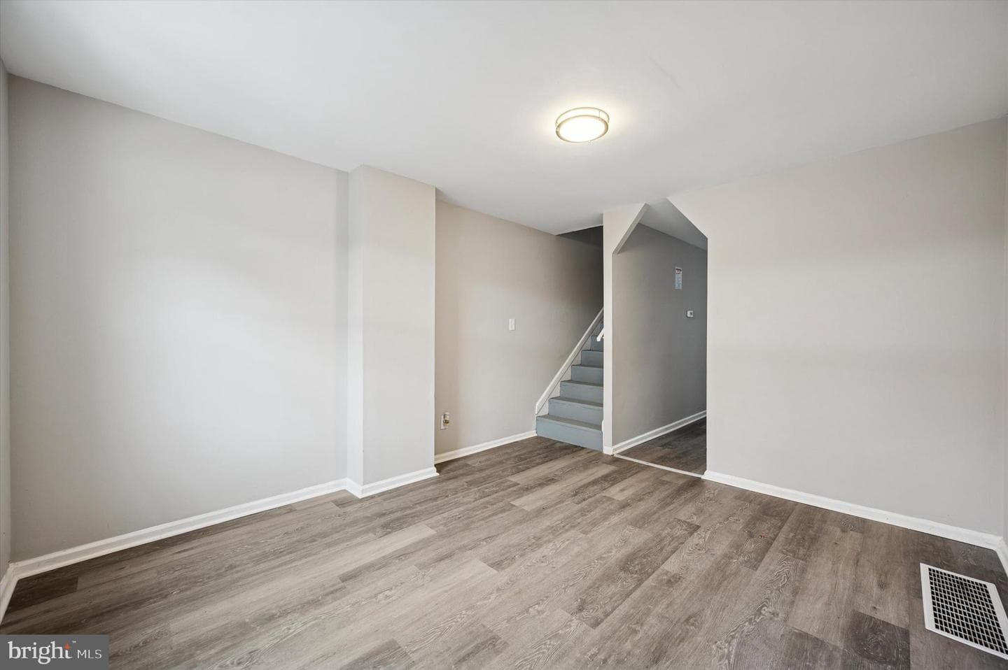 5626 Bloyd Street photo 3