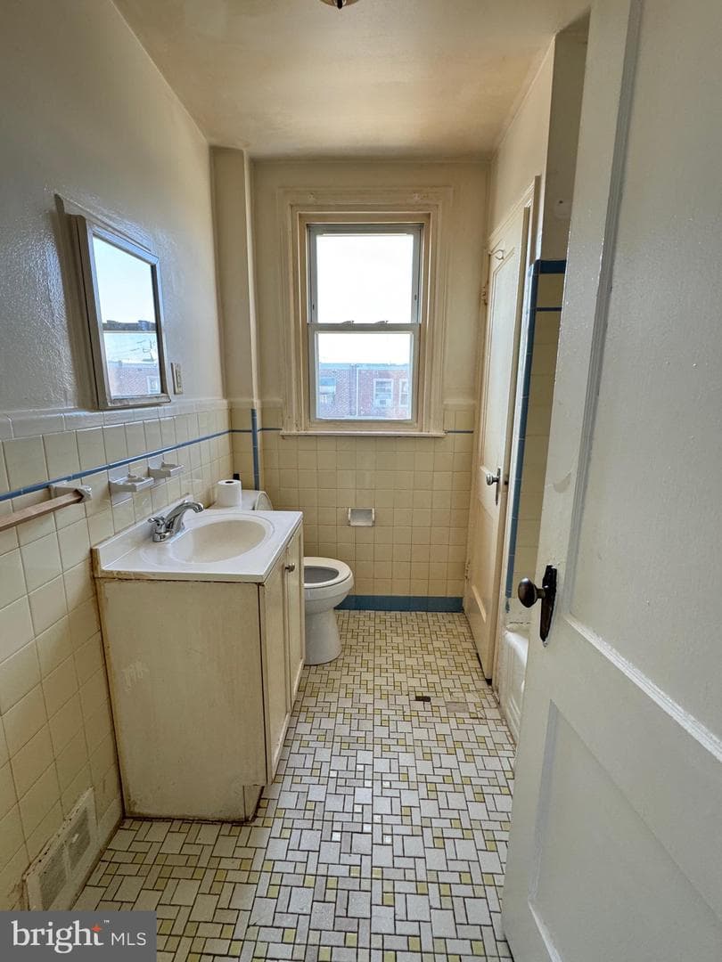 7208 Oakland Street photo 7