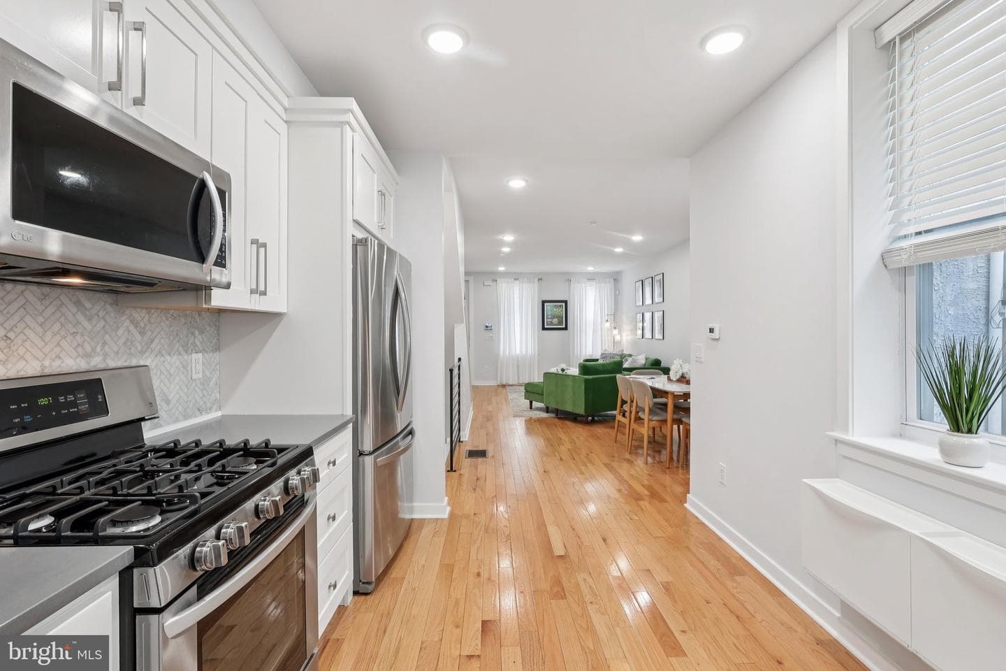 2019 W Girard Avenue photo 10