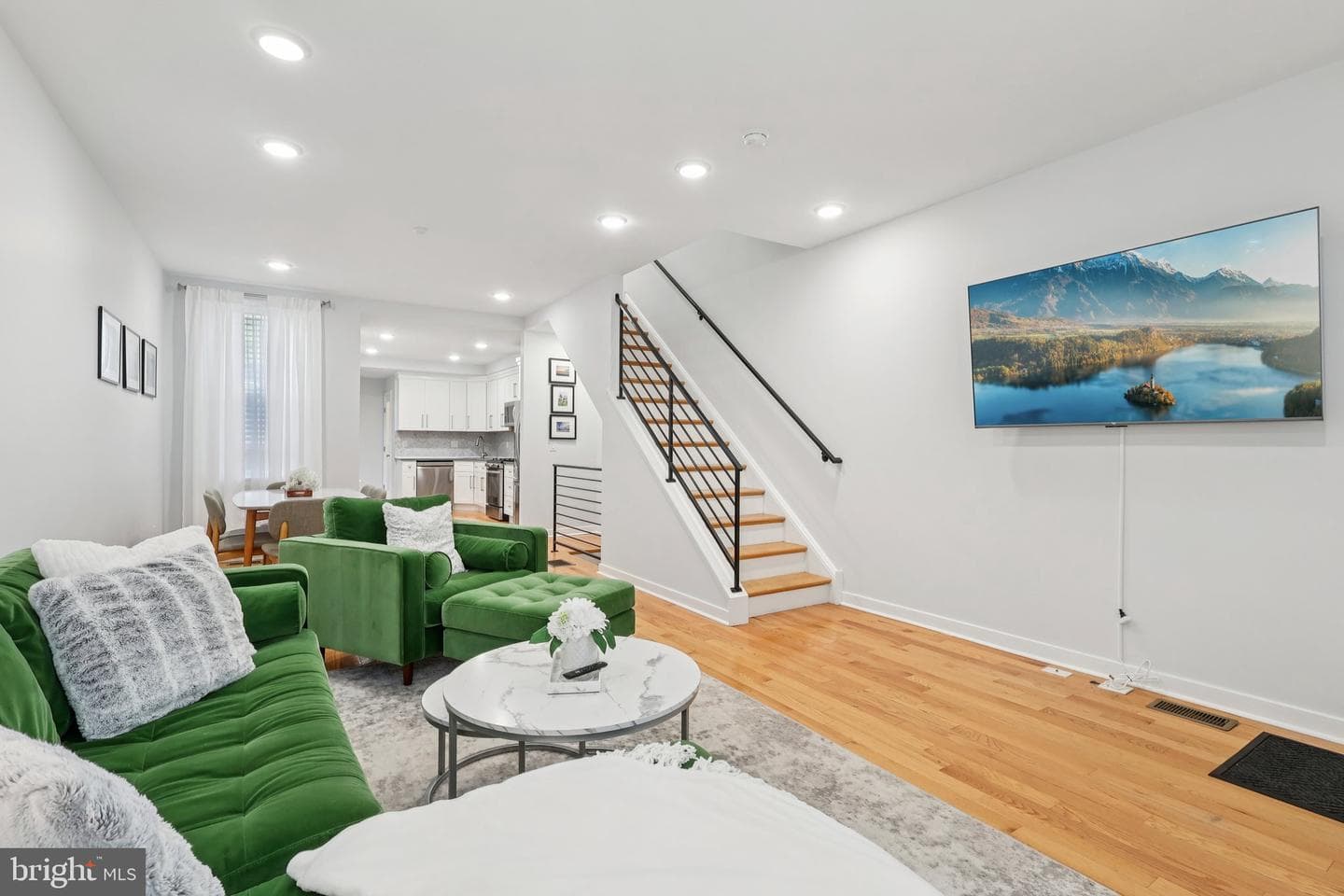 2019 W Girard Avenue photo 3