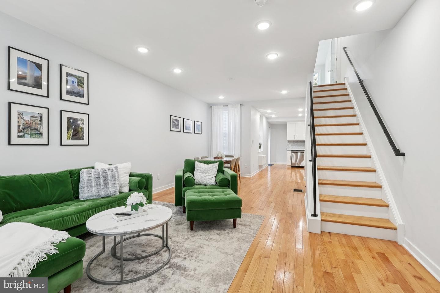2019 W Girard Avenue photo 4