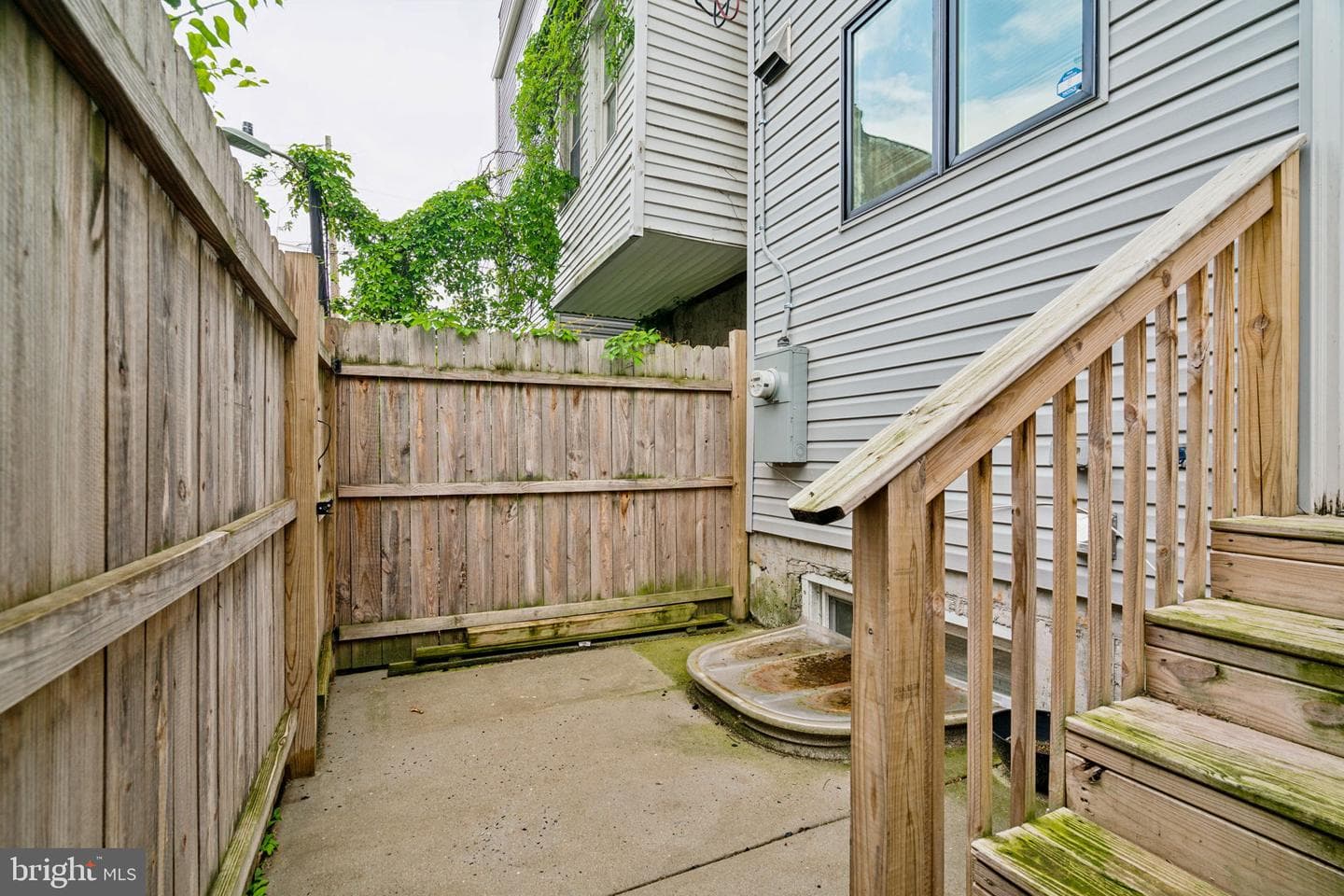 2507 Ingersoll Street photo 16