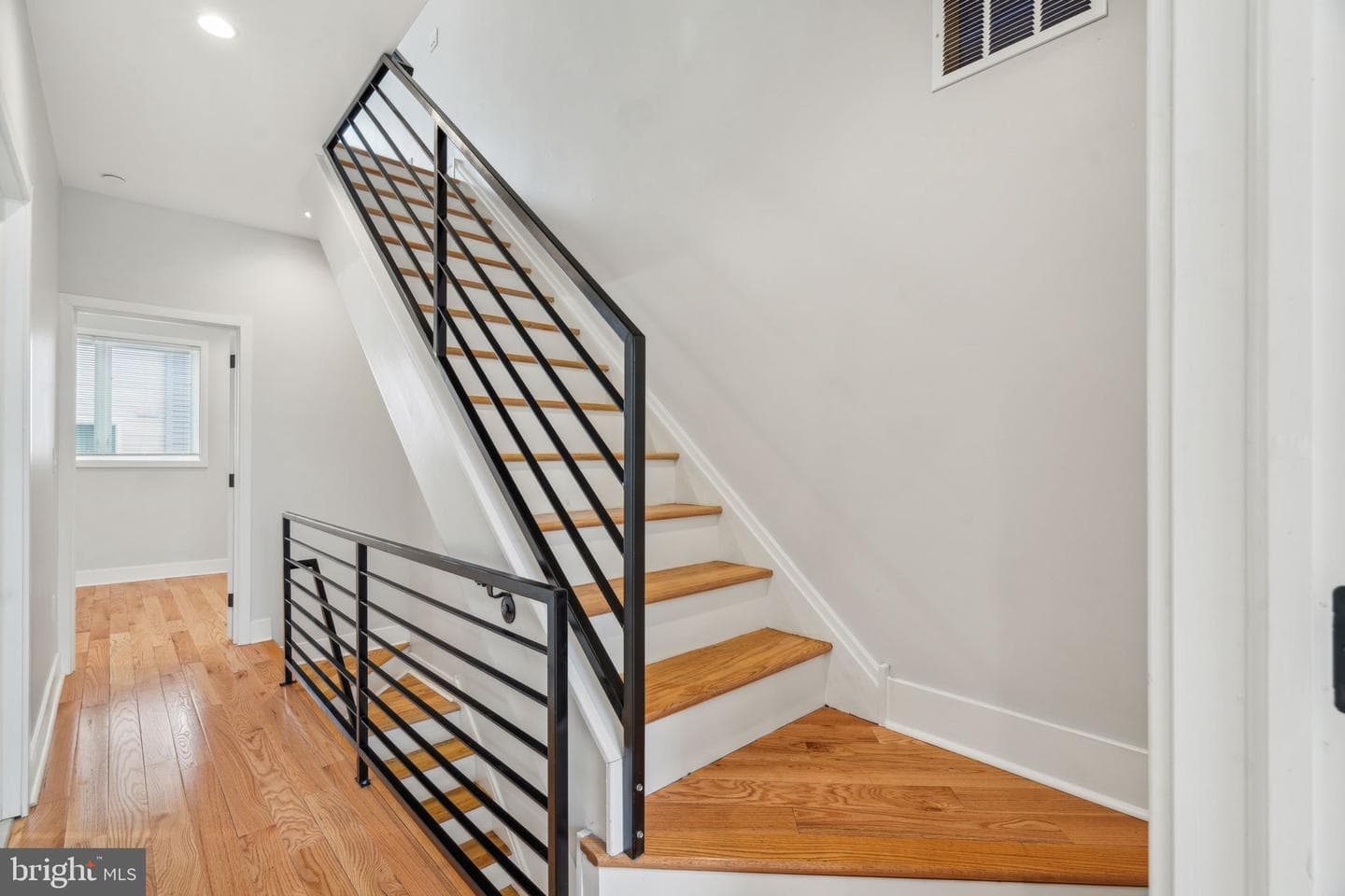 2507 Ingersoll Street photo 26
