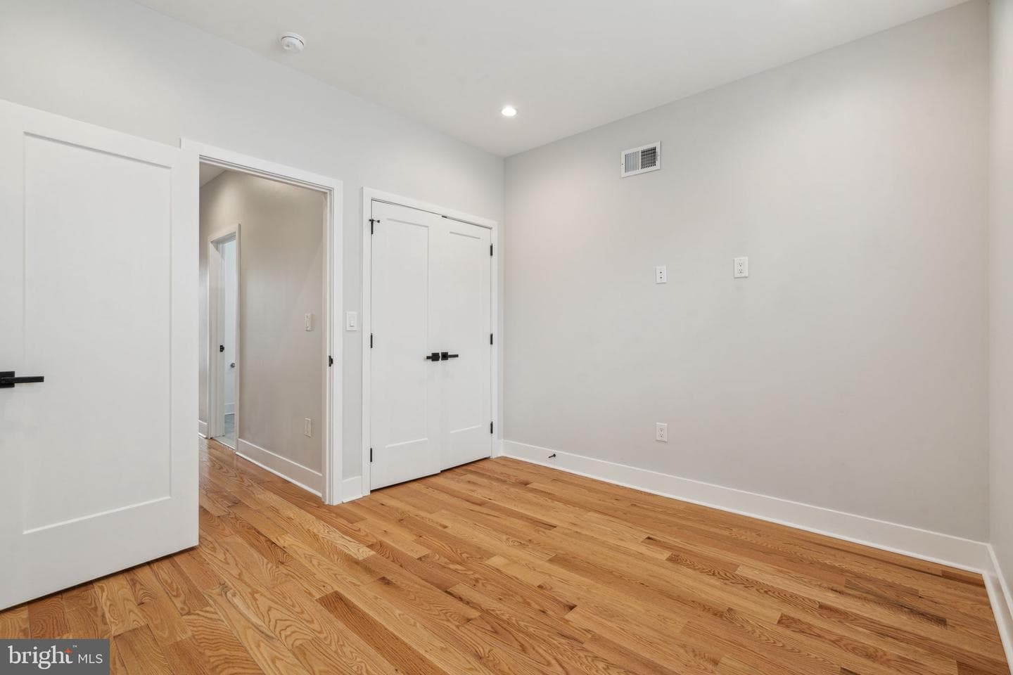 2507 Ingersoll Street photo 28