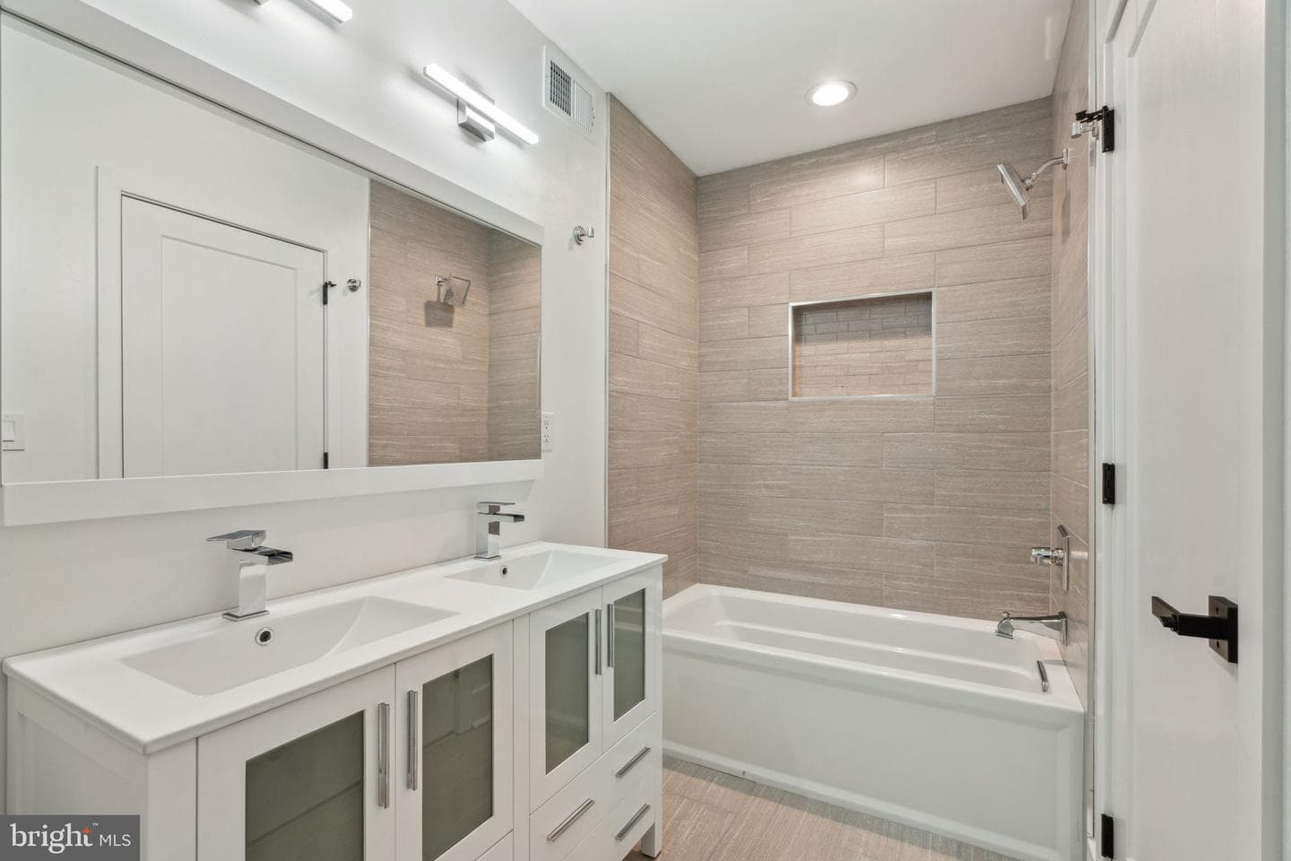 2507 Ingersoll Street photo 31