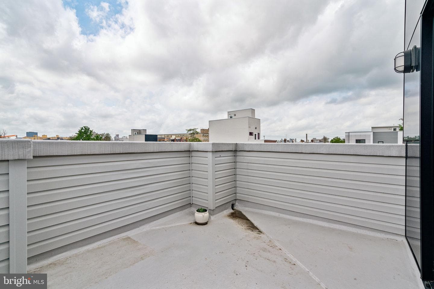 2507 Ingersoll Street photo 37
