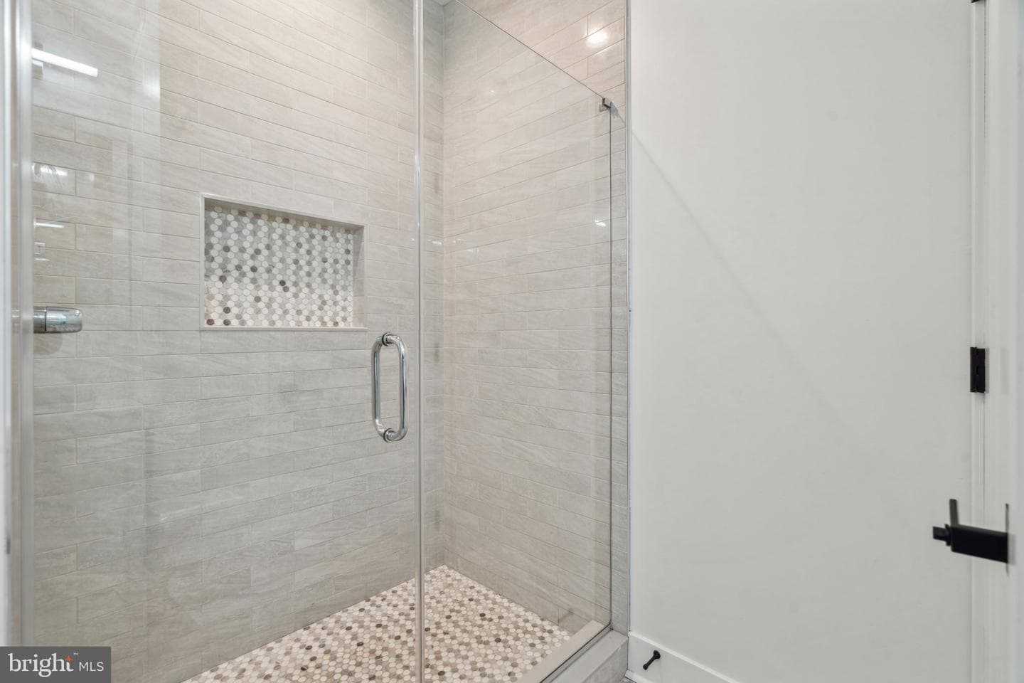 2507 Ingersoll Street photo 41