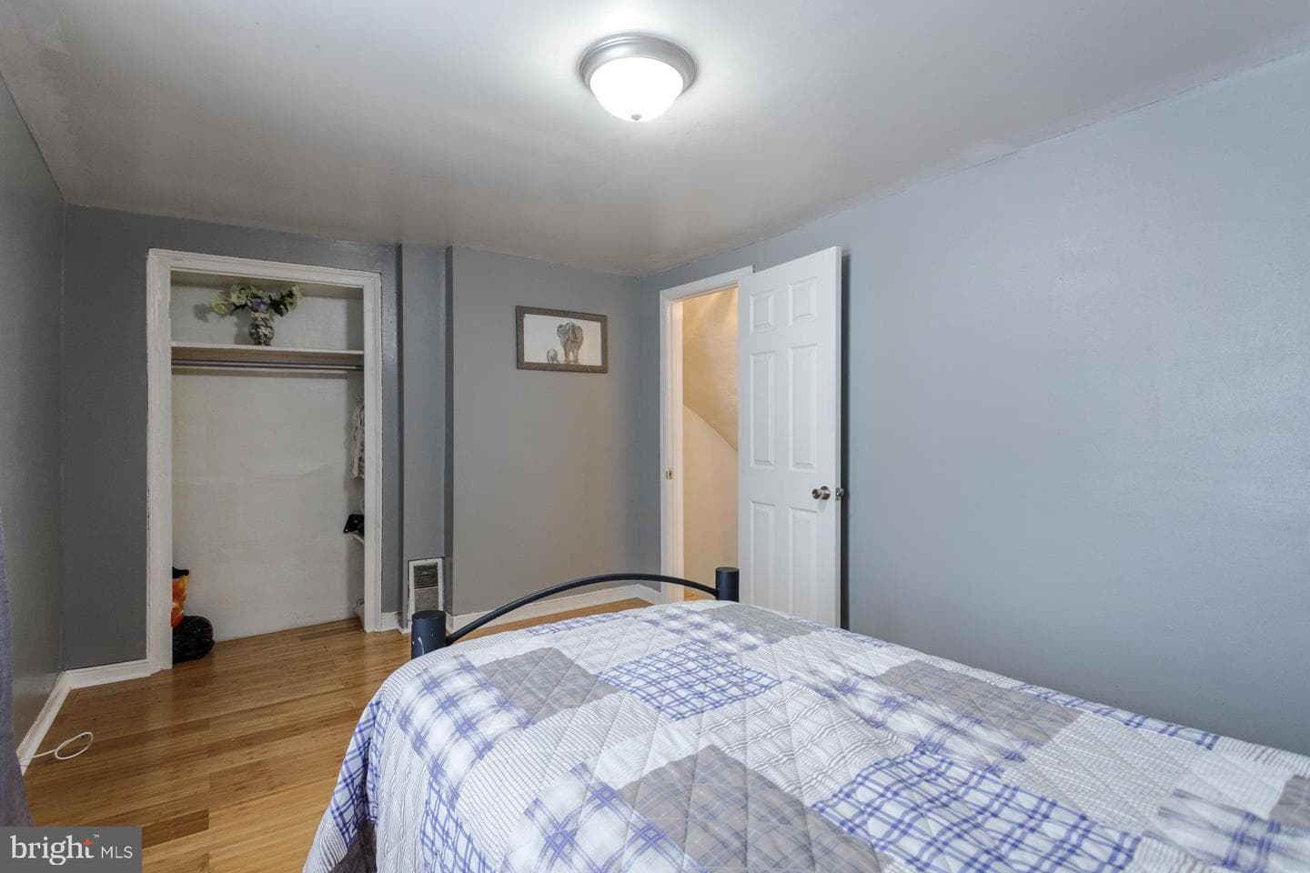 108 Roxborough Avenue photo 15