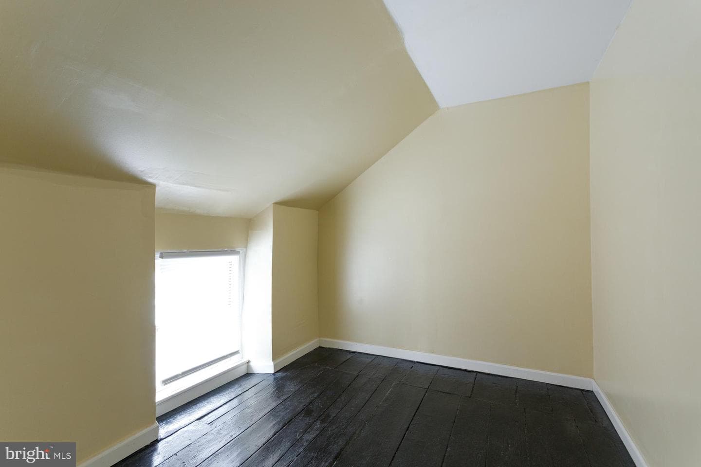 108 Roxborough Avenue photo 16