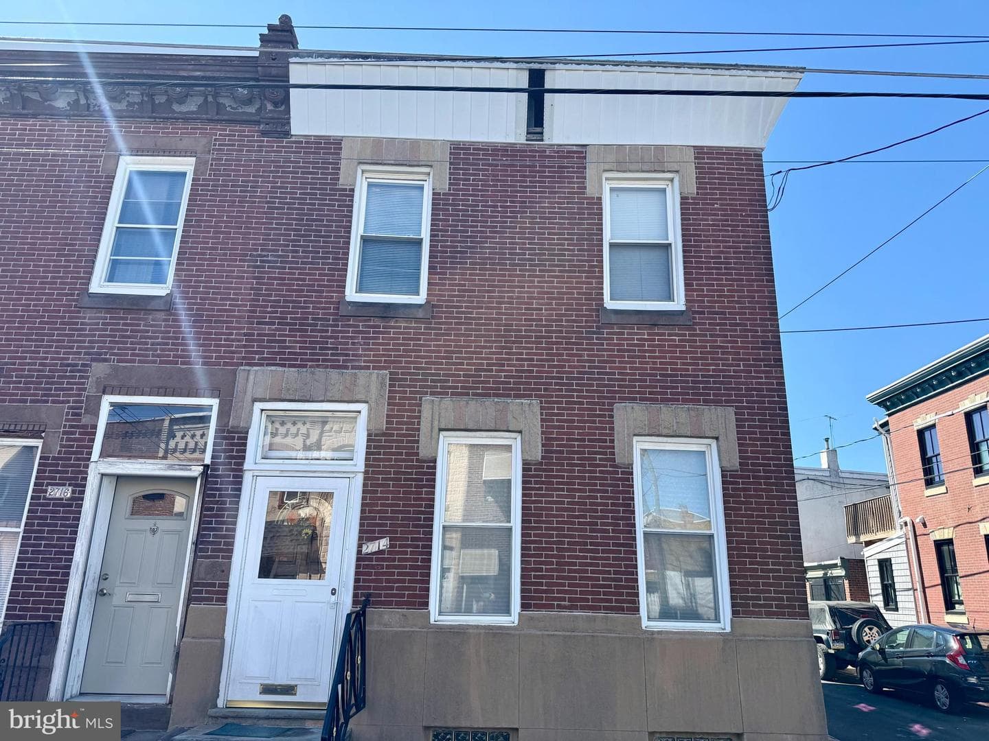 2714 E Indiana Avenue photo 2