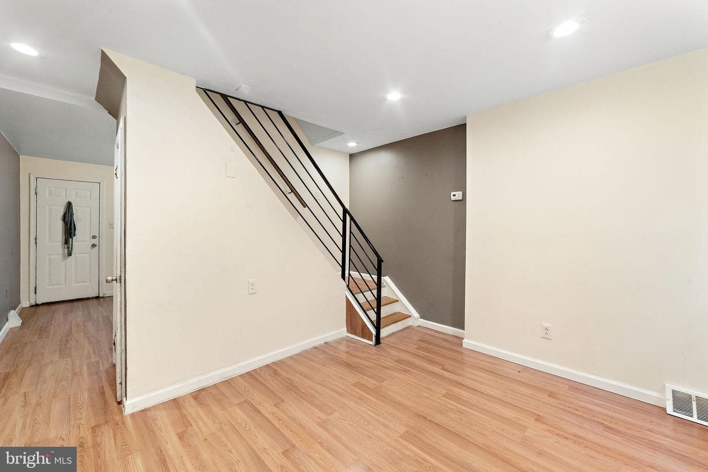 1715 W Thompson Street photo 3