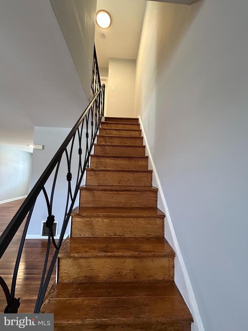 6709 Sylvester Street photo 11