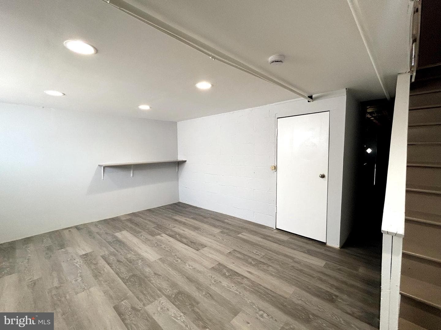 6709 Sylvester Street photo 22