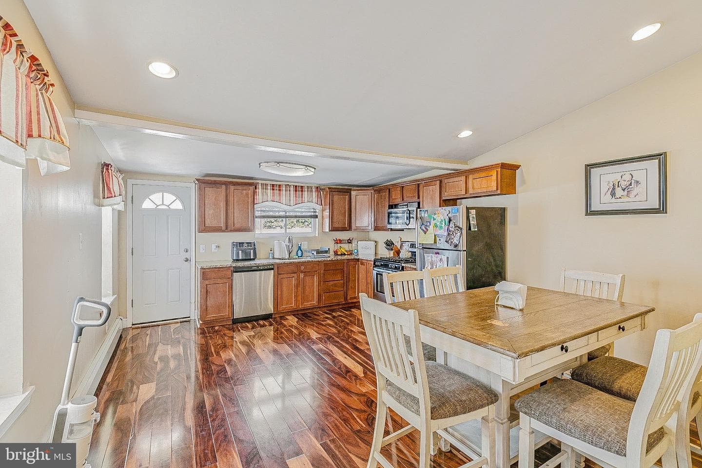 4468 Almond Street photo 11