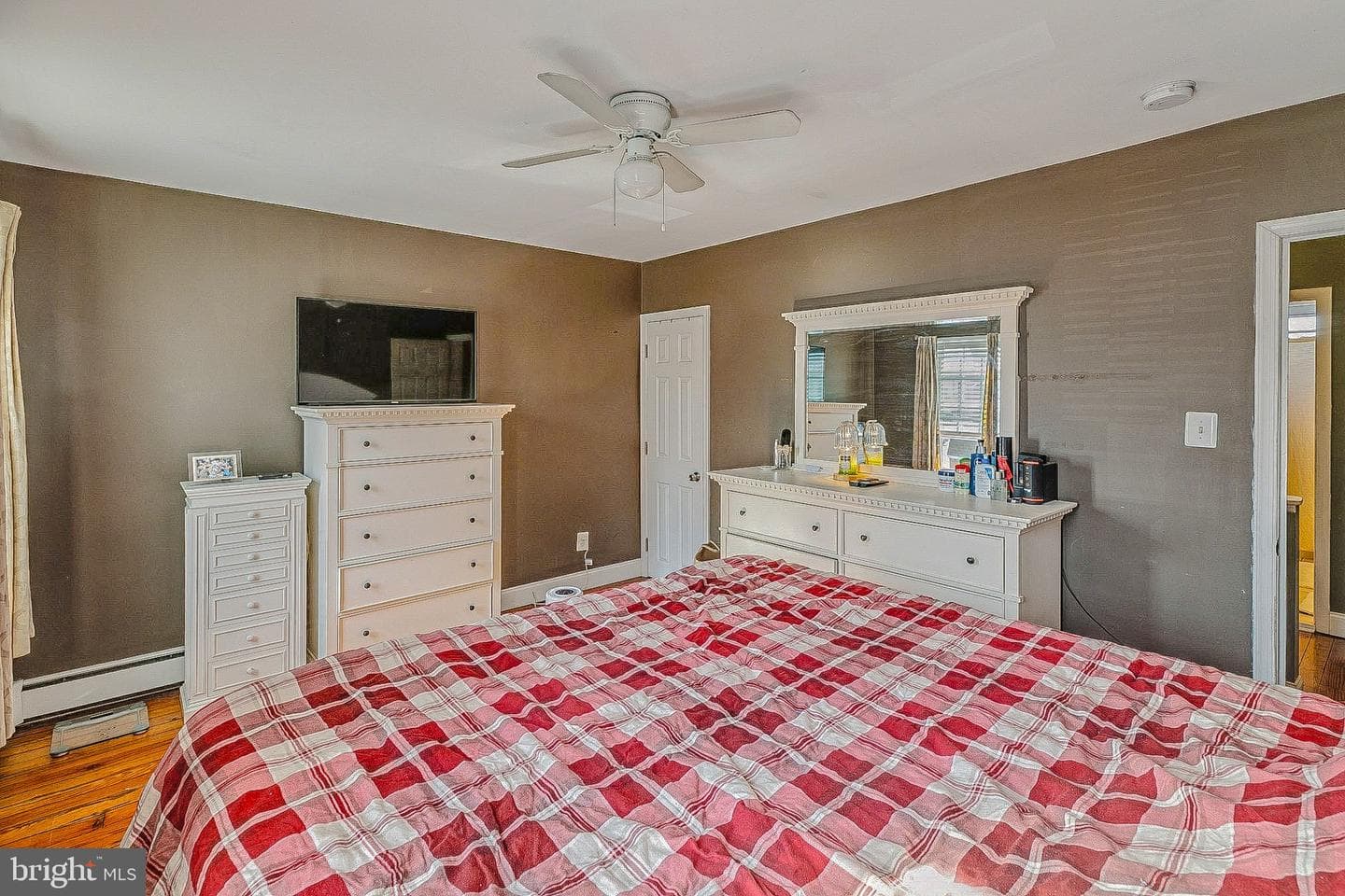 4468 Almond Street photo 20