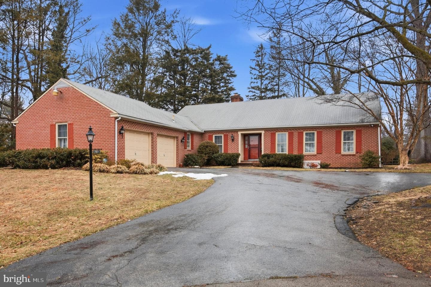 757 W Allens Lane