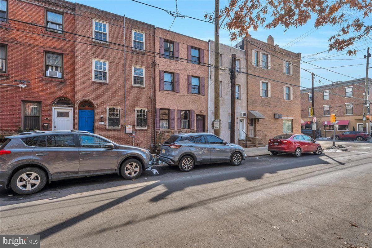 823 S 10th Street photo 2