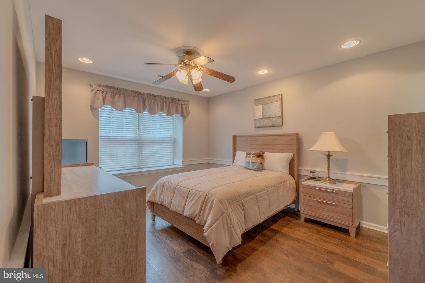 73207 Delaire Landing Road #207 photo 14