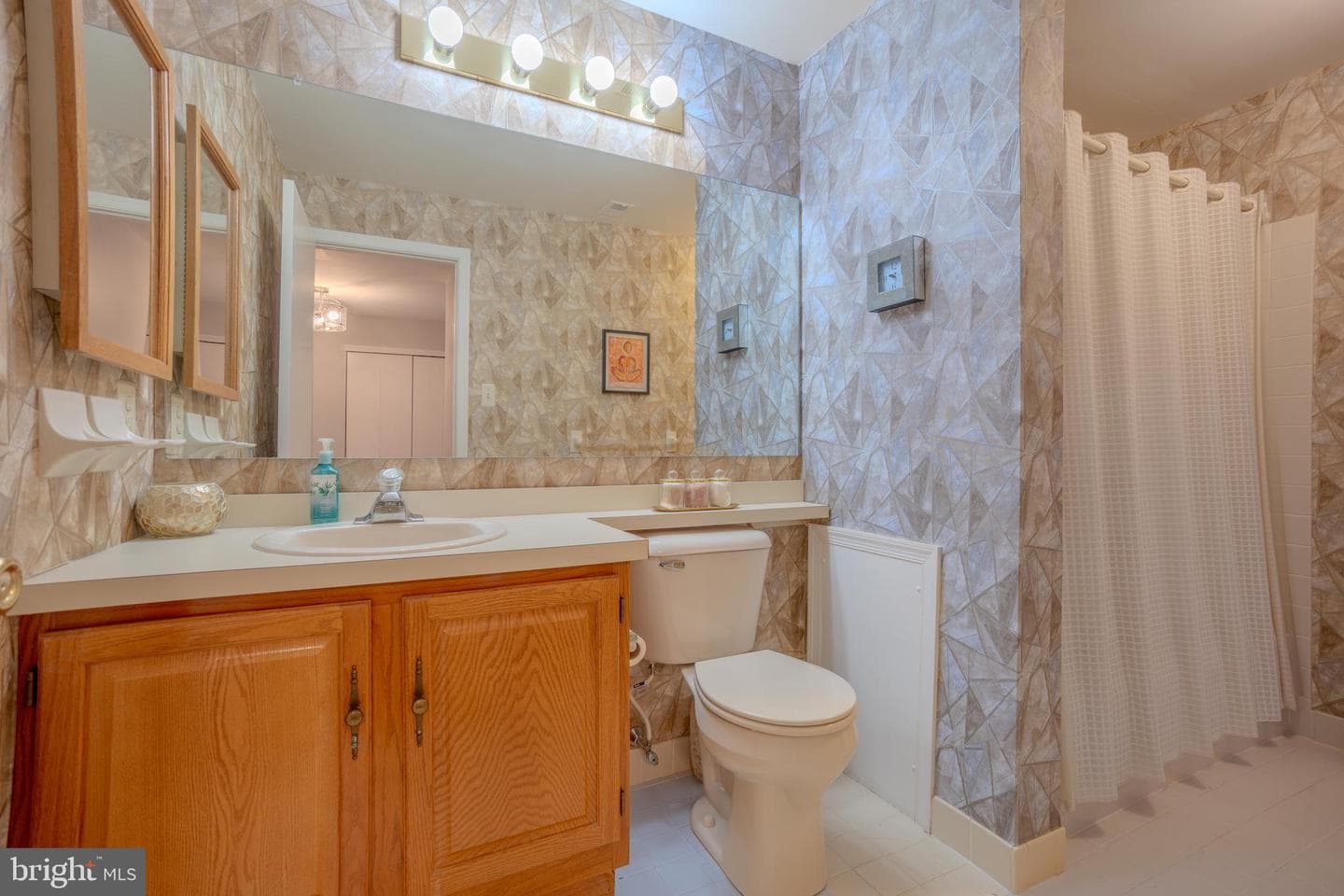 73207 Delaire Landing Road #207 photo 23