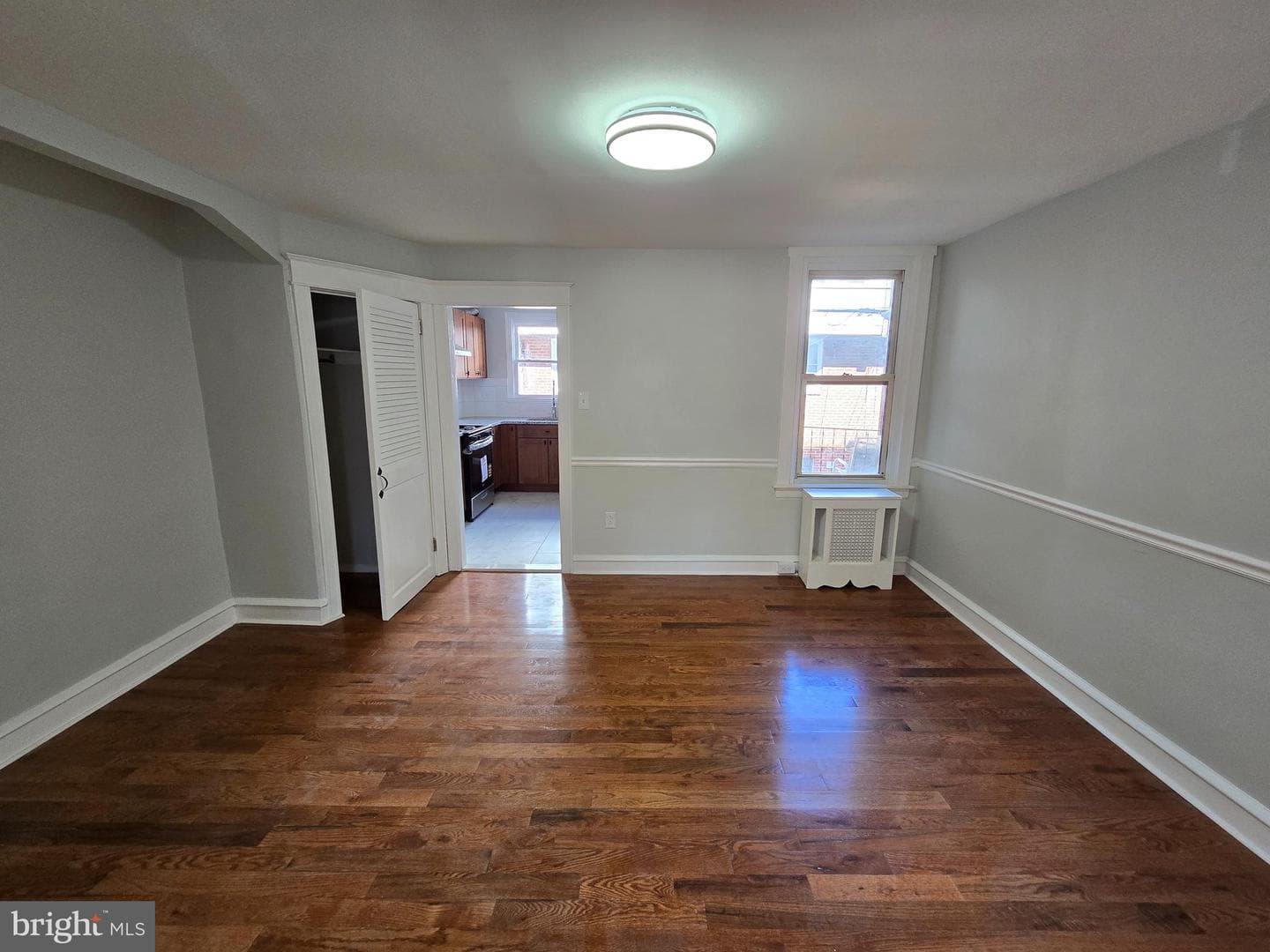 631 E Godfrey Avenue photo 3