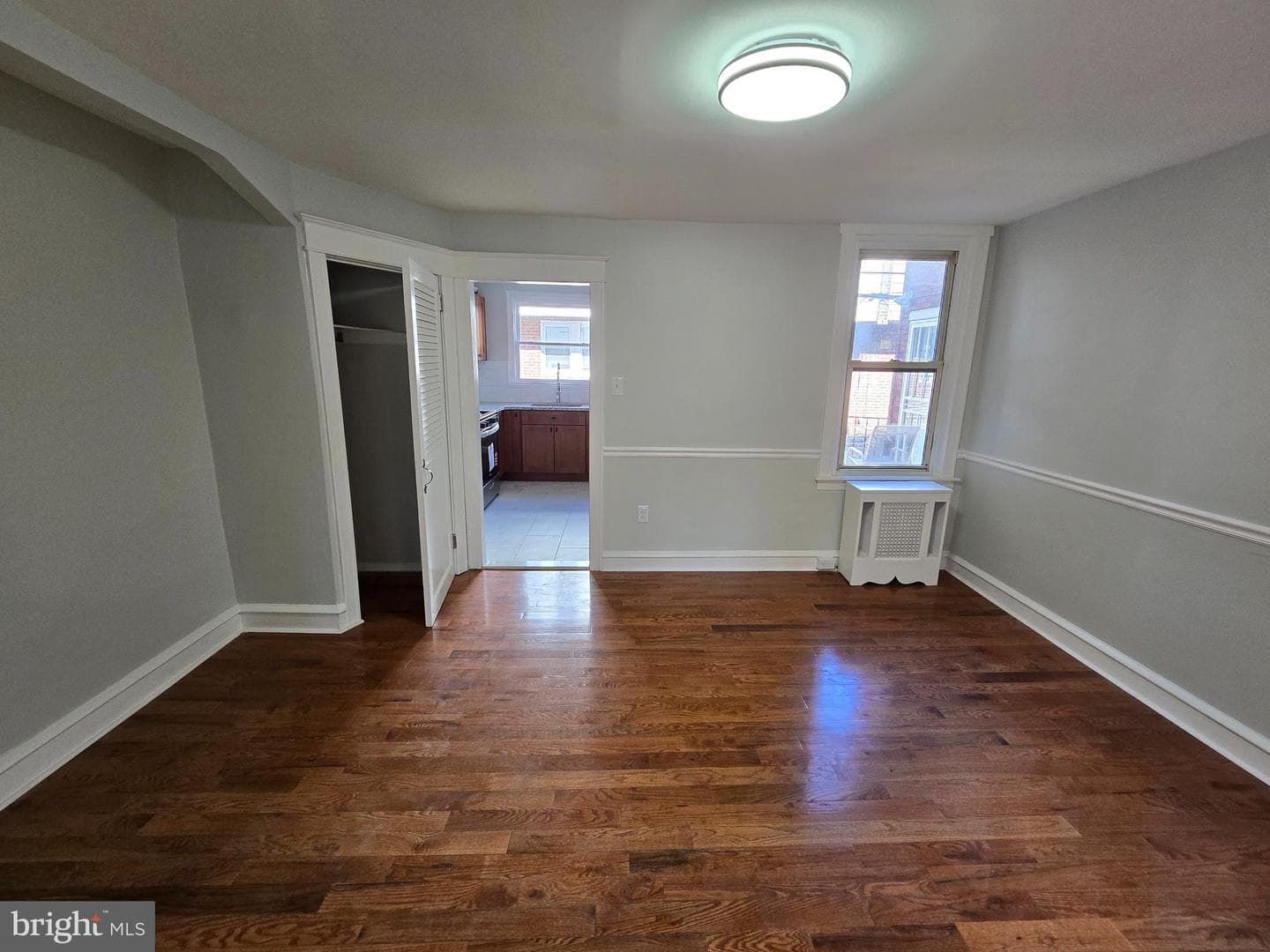 631 E Godfrey Avenue photo 4