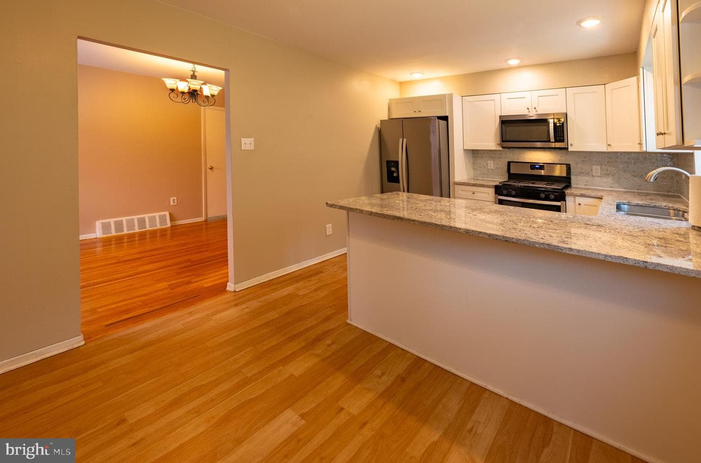 7218 Valley Avenue photo 11