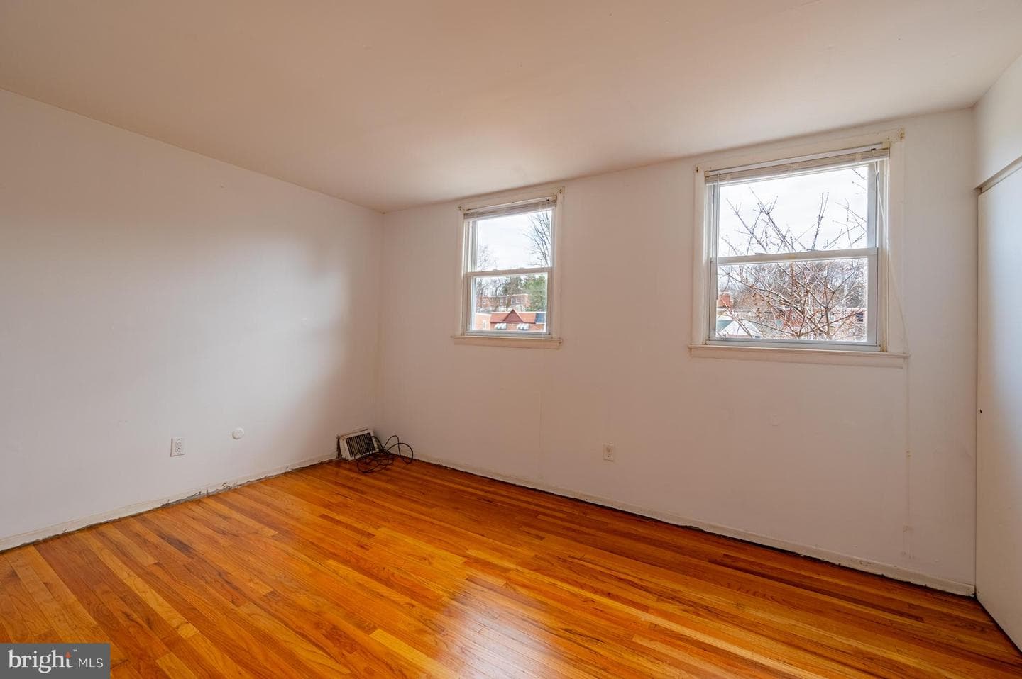 7218 Valley Avenue photo 24