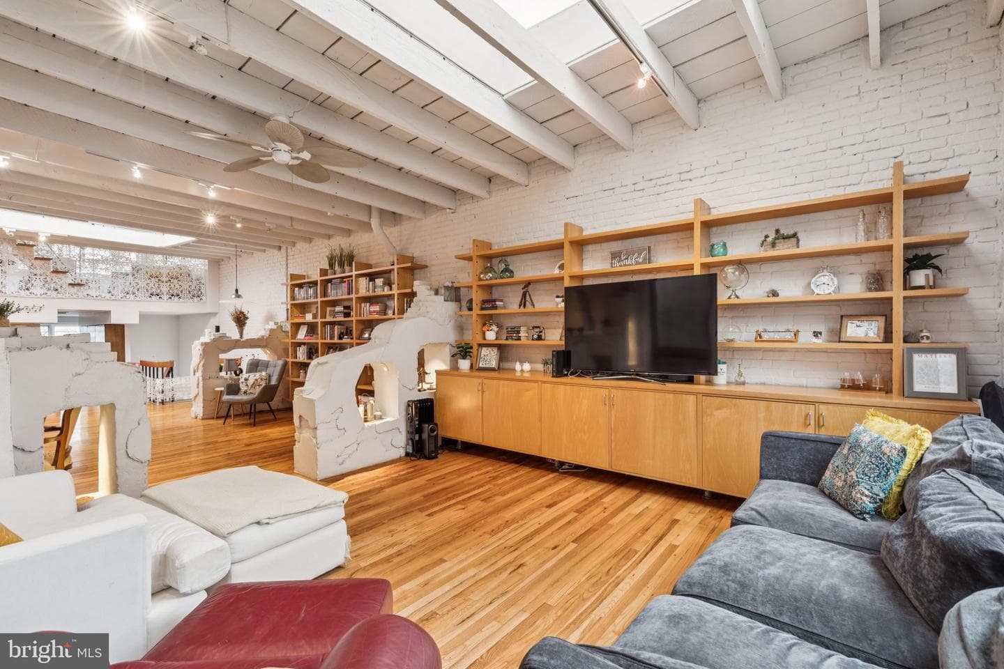 2310 South Street photo 28