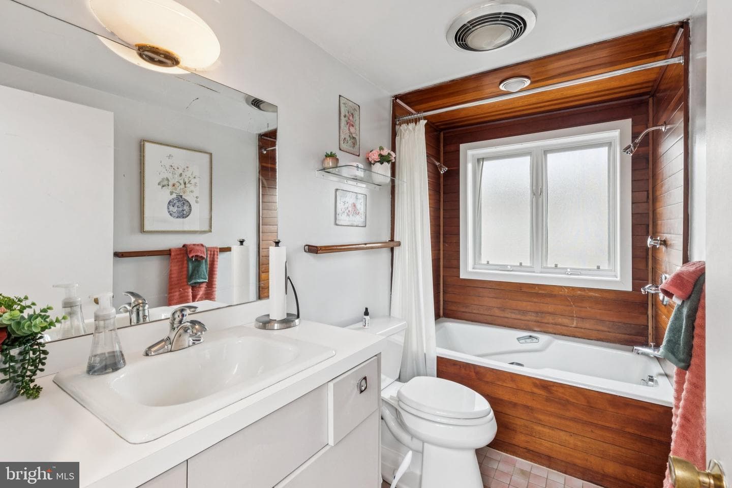 2310 South Street photo 42