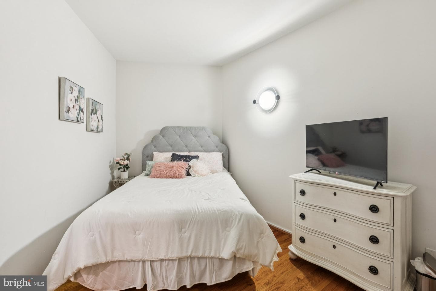2310 South Street photo 9