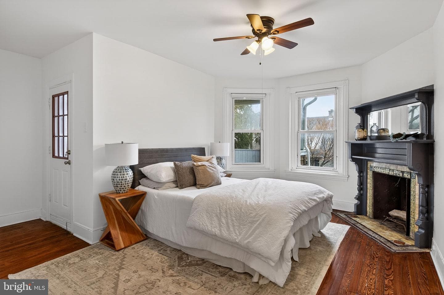 5110 Newhall Street photo 22