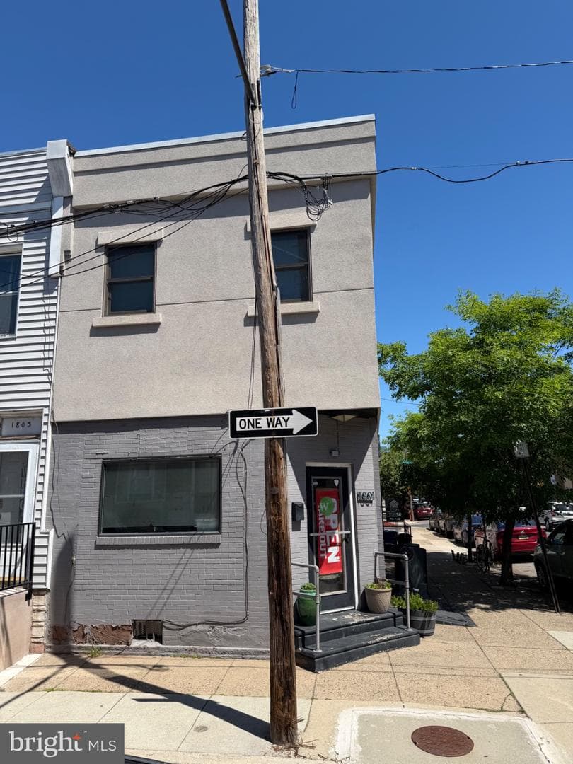1801 Daly Street photo 3